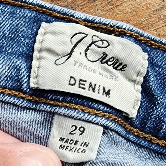 J.Crew Trademark Light Wash Denim Rolled Shorts Size 29 - Picture 4 of 10